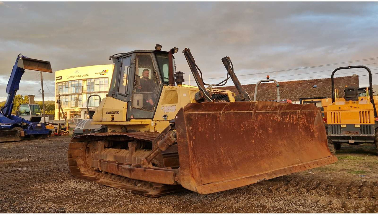 NEW HOLLAND NEW HOLLAND - BULLDOZER - 2005 - Bulldozer: picture 1 NEW HOLLAND NEW HOLLAND - BULLDOZER - 2005 - Bulldozer: picture 1
