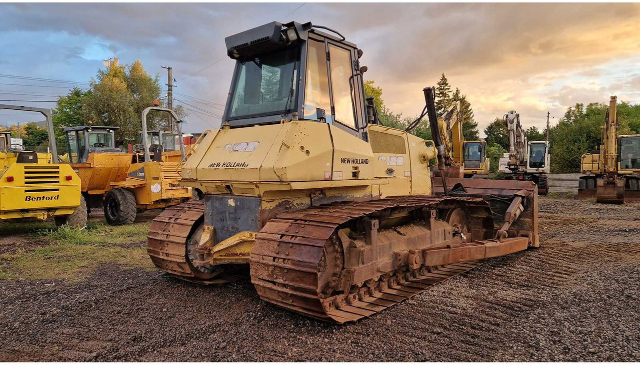 NEW HOLLAND NEW HOLLAND - BULLDOZER - 2005 - Bulldozer: picture 3 NEW HOLLAND NEW HOLLAND - BULLDOZER - 2005 - Bulldozer: picture 3
