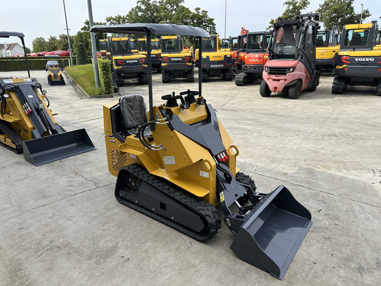 NEWRICK - 2025 - SI360 - SKID STEER LOADER - Compact track loader: picture 3 NEWRICK - 2025 - SI360 - SKID STEER LOADER - Compact track loader: picture 3