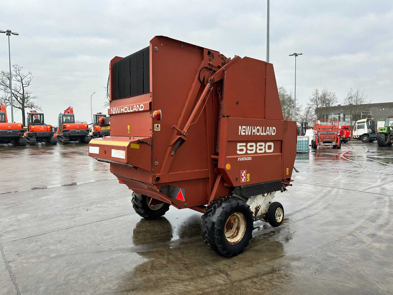 New Holland 654 - Round baler: picture 4 New Holland 654 - Round baler: picture 4