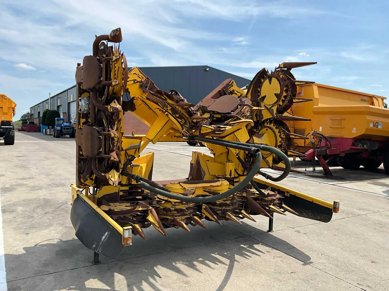New Holland 750SFIE - Forage harvester: picture 3 New Holland 750SFIE - Forage harvester: picture 3