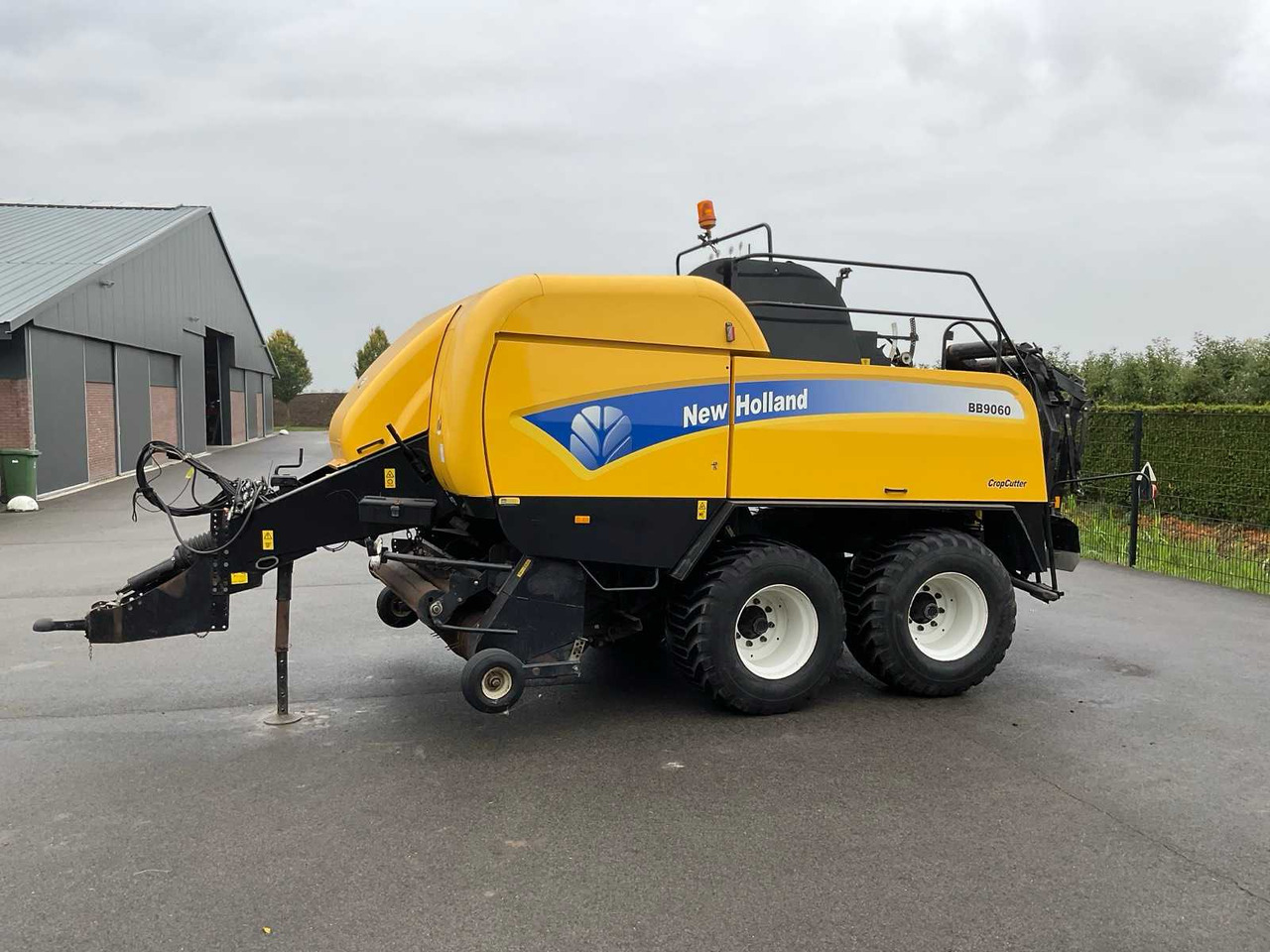 New Holland BB 9060 - Square baler: picture 4 New Holland BB 9060 - Square baler: picture 4