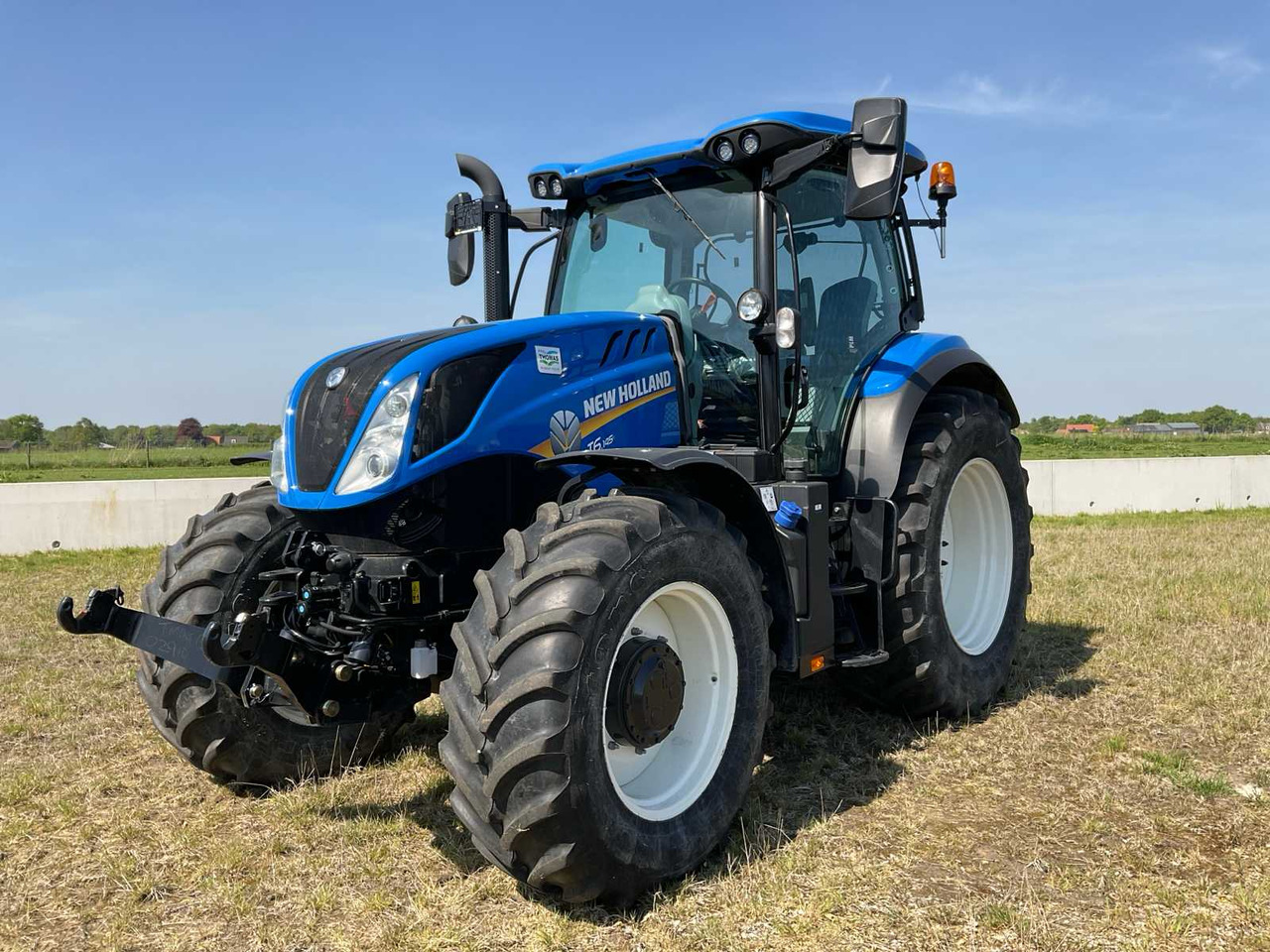 New Holland T6.145 - Farm tractor: picture 1 New Holland T6.145 - Farm tractor: picture 1