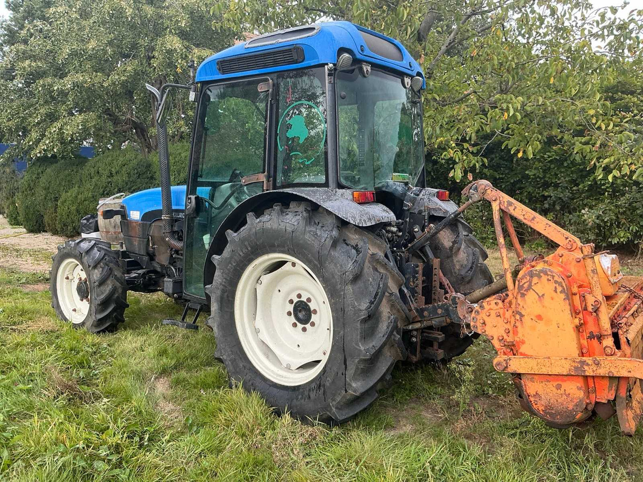 Compact tractor New Holland TN70F: picture 6