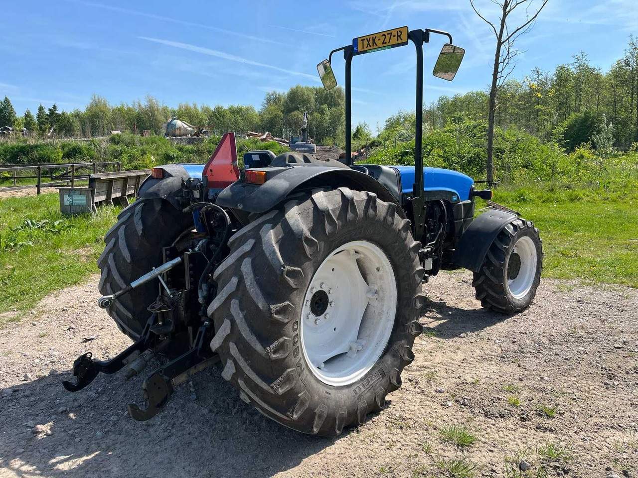 New Holland TN95F - Farm tractor: picture 4 New Holland TN95F - Farm tractor: picture 4