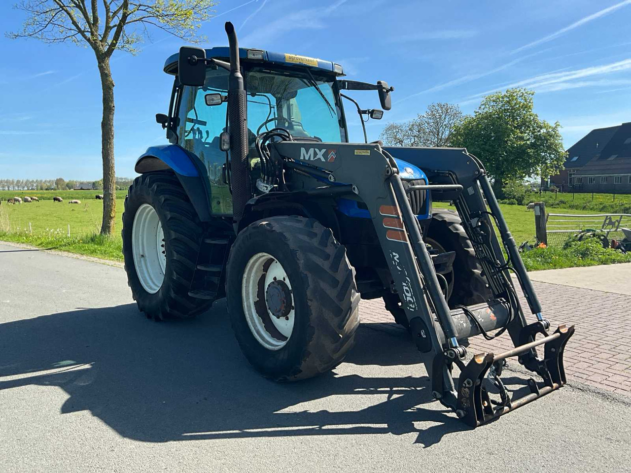 New Holland TS100A - Farm tractor: picture 4 New Holland TS100A - Farm tractor: picture 4