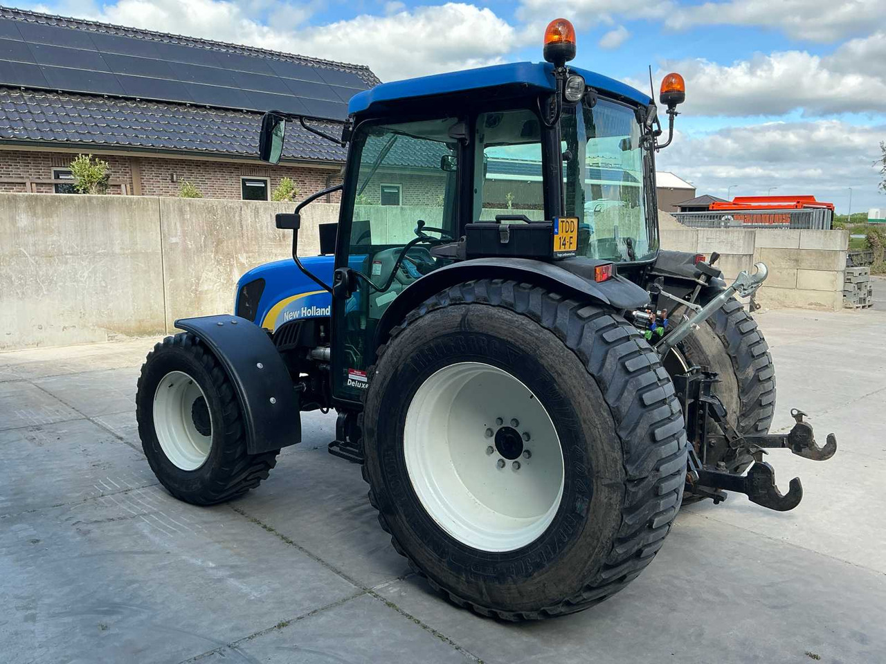 New holland T4030 - Farm tractor: picture 2 New holland T4030 - Farm tractor: picture 2