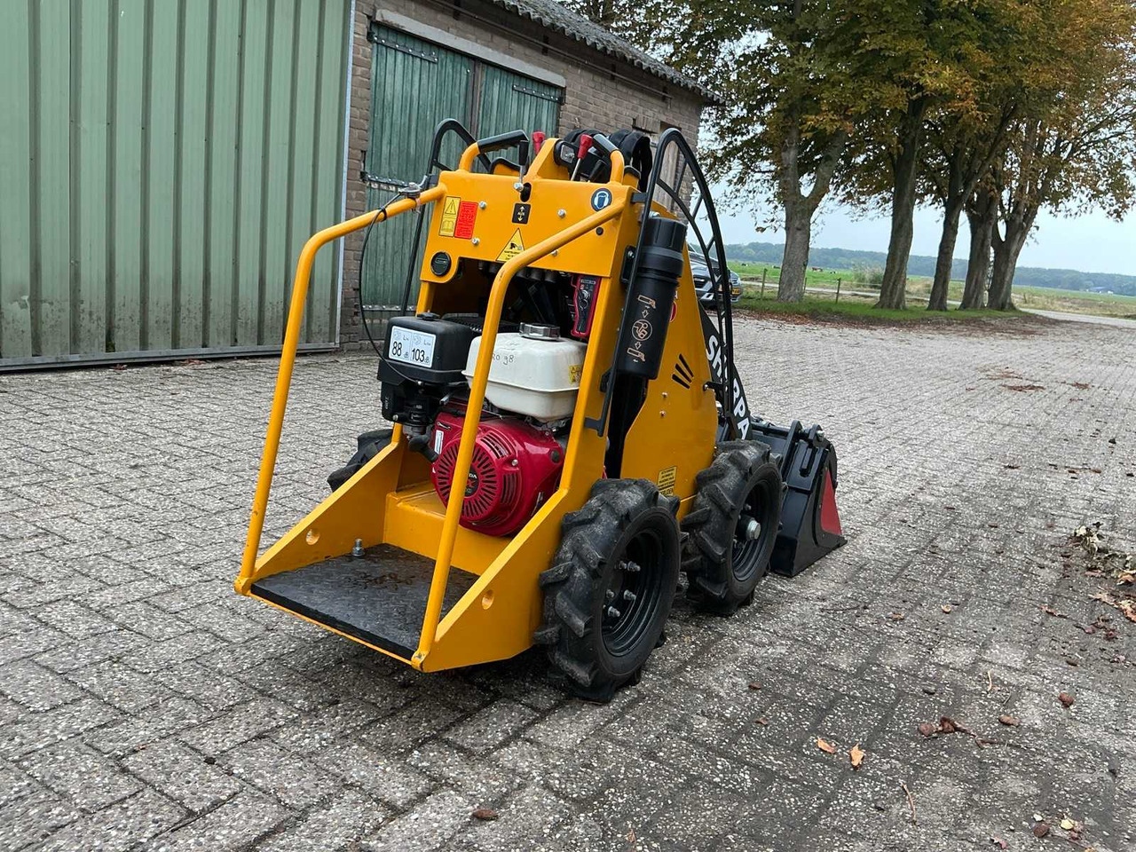 Sherpa 100 - Mini excavator: picture 5 Sherpa 100 - Mini excavator: picture 5