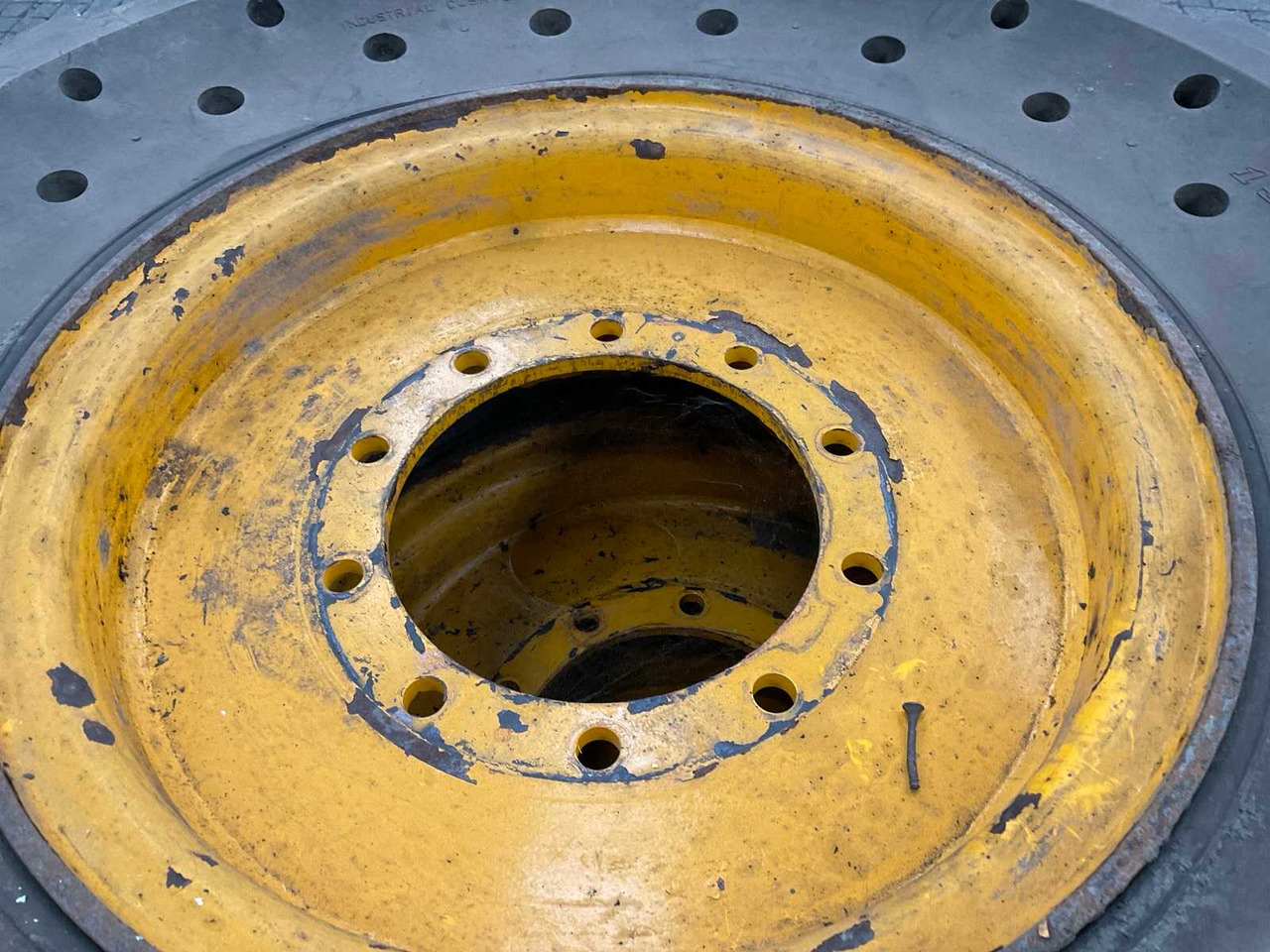 Shun Gin JCB verreiker - Wheels and tires for Farm tractor: picture 4 Shun Gin JCB verreiker - Wheels and tires for Farm tractor: picture 4