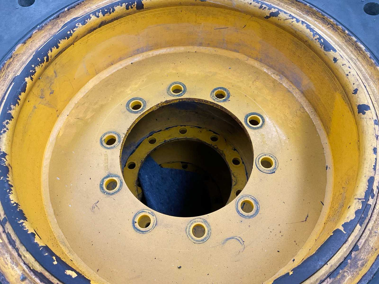 Shun Gin JCB verreiker - Wheels and tires for Farm tractor: picture 4 Shun Gin JCB verreiker - Wheels and tires for Farm tractor: picture 4