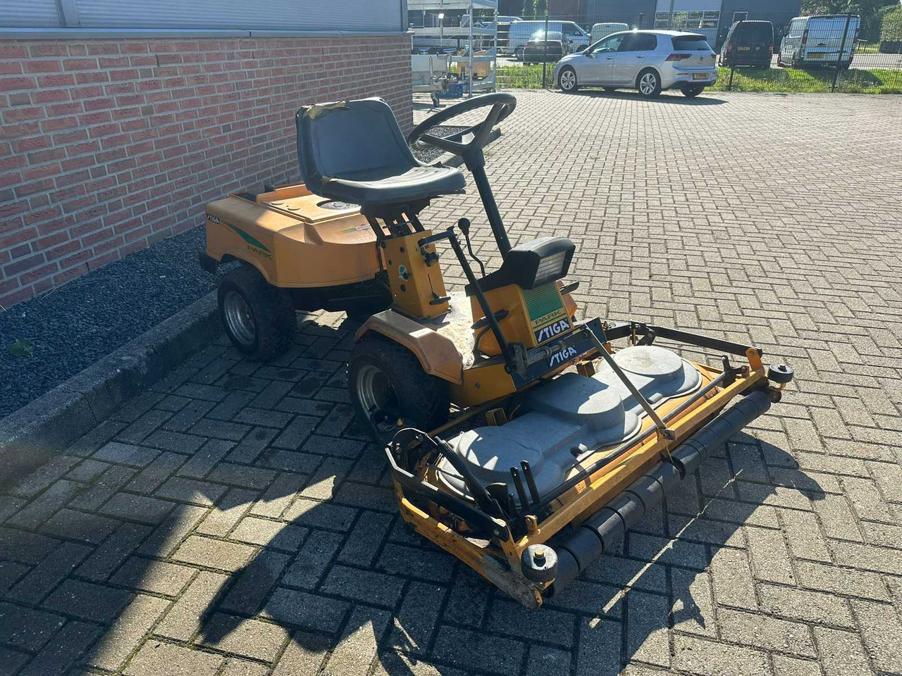 Stiga park - Garden mower: picture 2 Stiga park - Garden mower: picture 2
