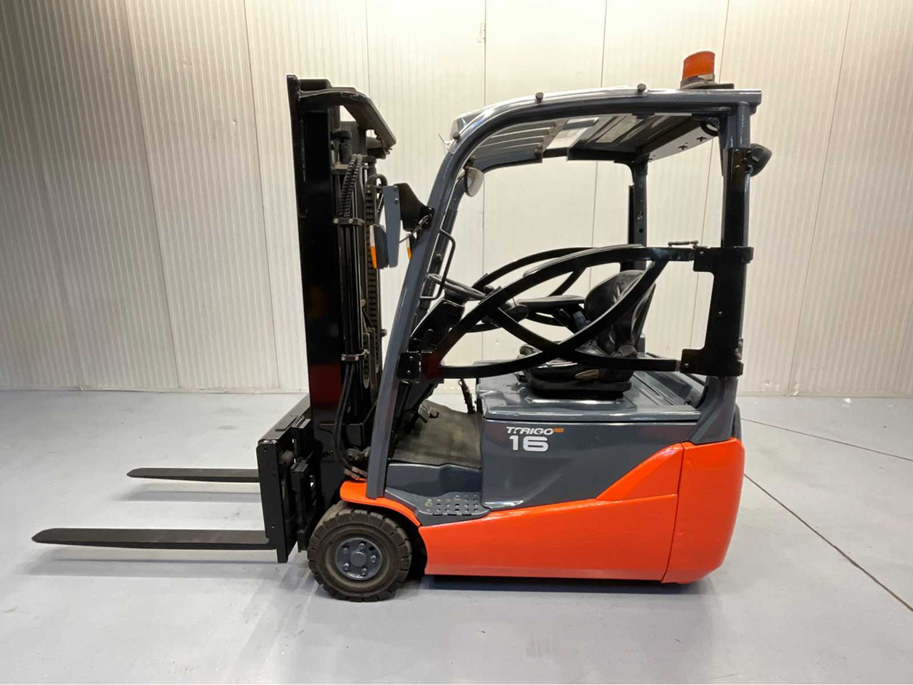 TOYOTA - 8FBE16T - FORKLIFT, FORK POSITIONER, SIDE-SHIFT, BLUESPOT, 2018 - Forklift: picture 3 TOYOTA - 8FBE16T - FORKLIFT, FORK POSITIONER, SIDE-SHIFT, BLUESPOT, 2018 - Forklift: picture 3