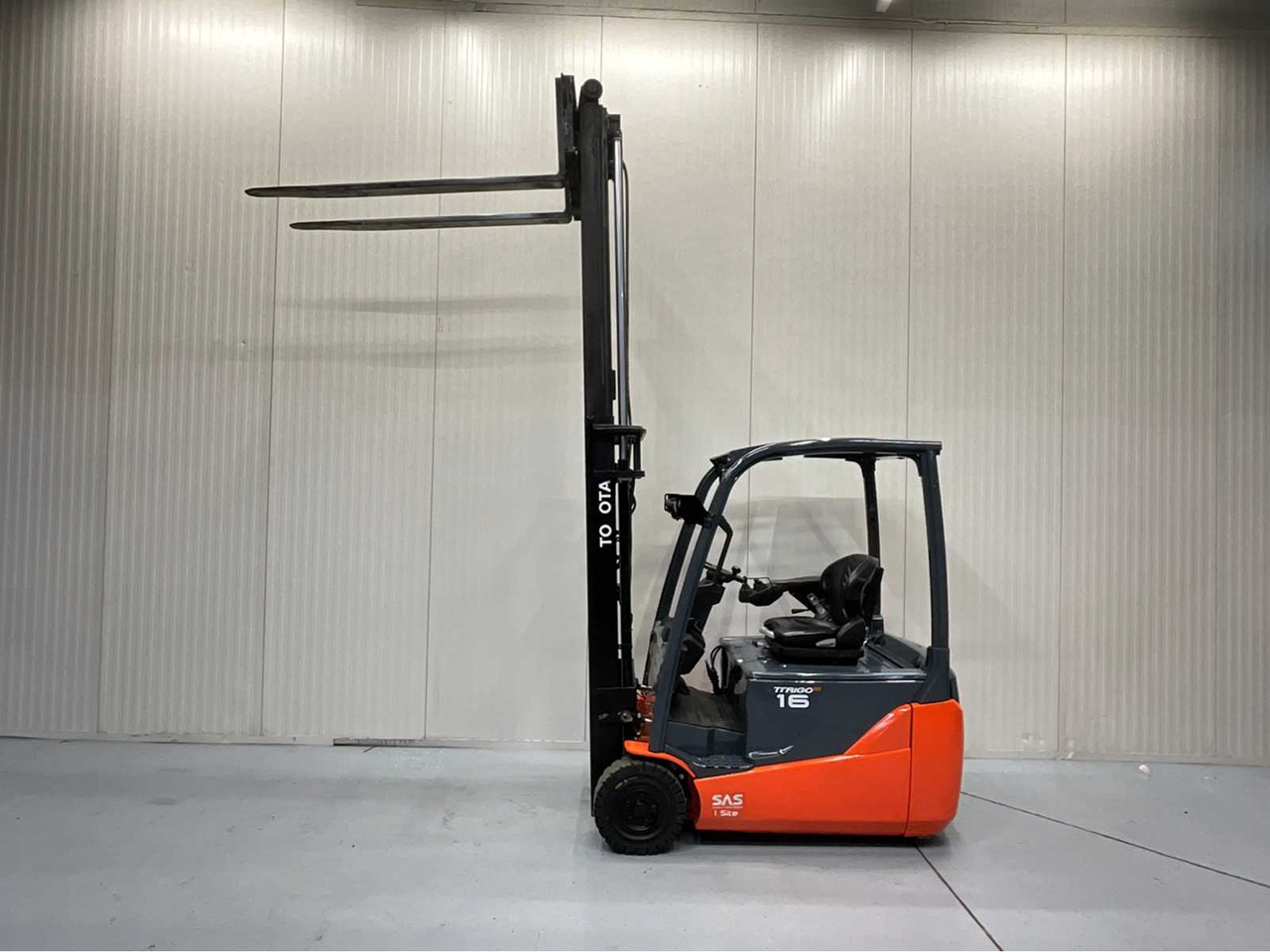 TOYOTA - 8FBE16T - FORKLIFT YEAR OF MANUFACTURE 2019- SPOONS 160CM - 7325 HOURS - SIDE-SHIFT - Forklift: picture 5 TOYOTA - 8FBE16T - FORKLIFT YEAR OF MANUFACTURE 2019- SPOONS 160CM - 7325 HOURS - SIDE-SHIFT - Forklift: picture 5