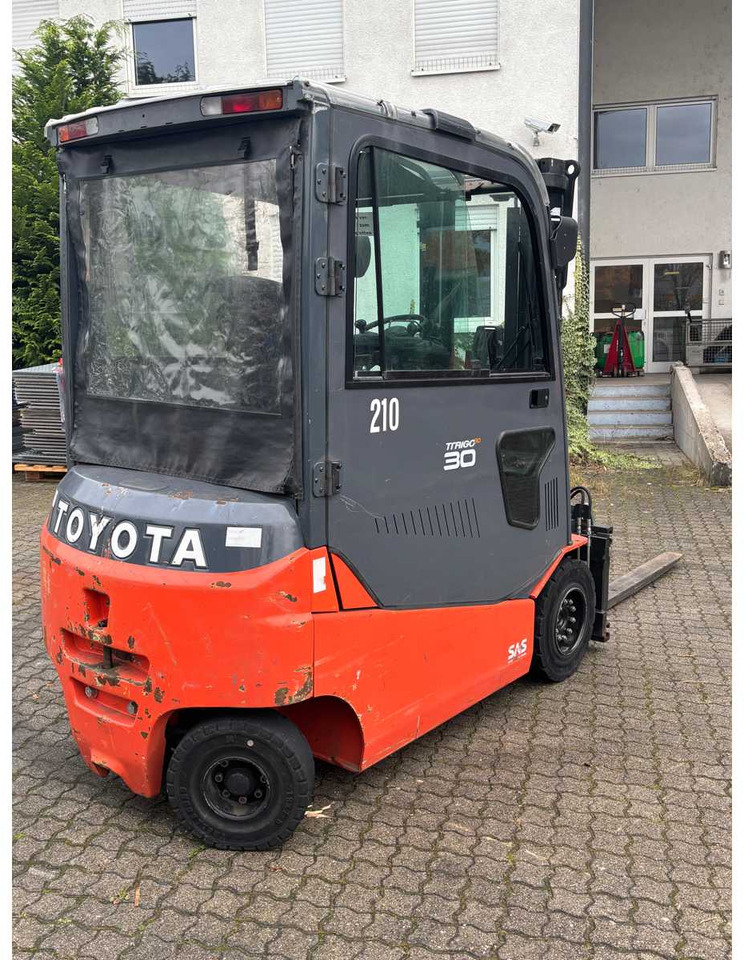 TOYOTA 8FBMT30 ELECTRIC FORKLIFT - Forklift: picture 3 TOYOTA 8FBMT30 ELECTRIC FORKLIFT - Forklift: picture 3