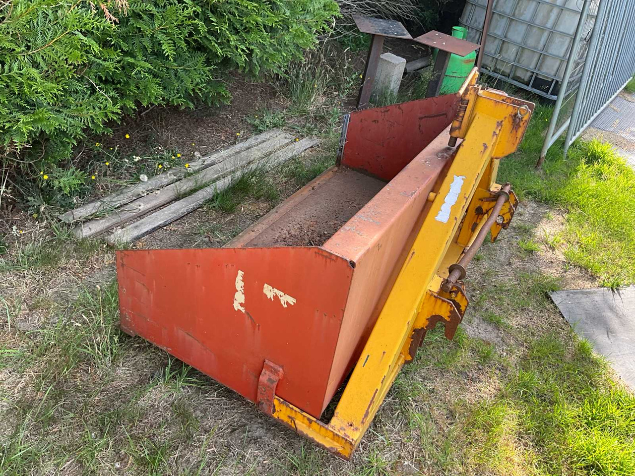 Tipping body for tractor - Farm tipping trailer/ Dumper: picture 4 Tipping body for tractor - Farm tipping trailer/ Dumper: picture 4