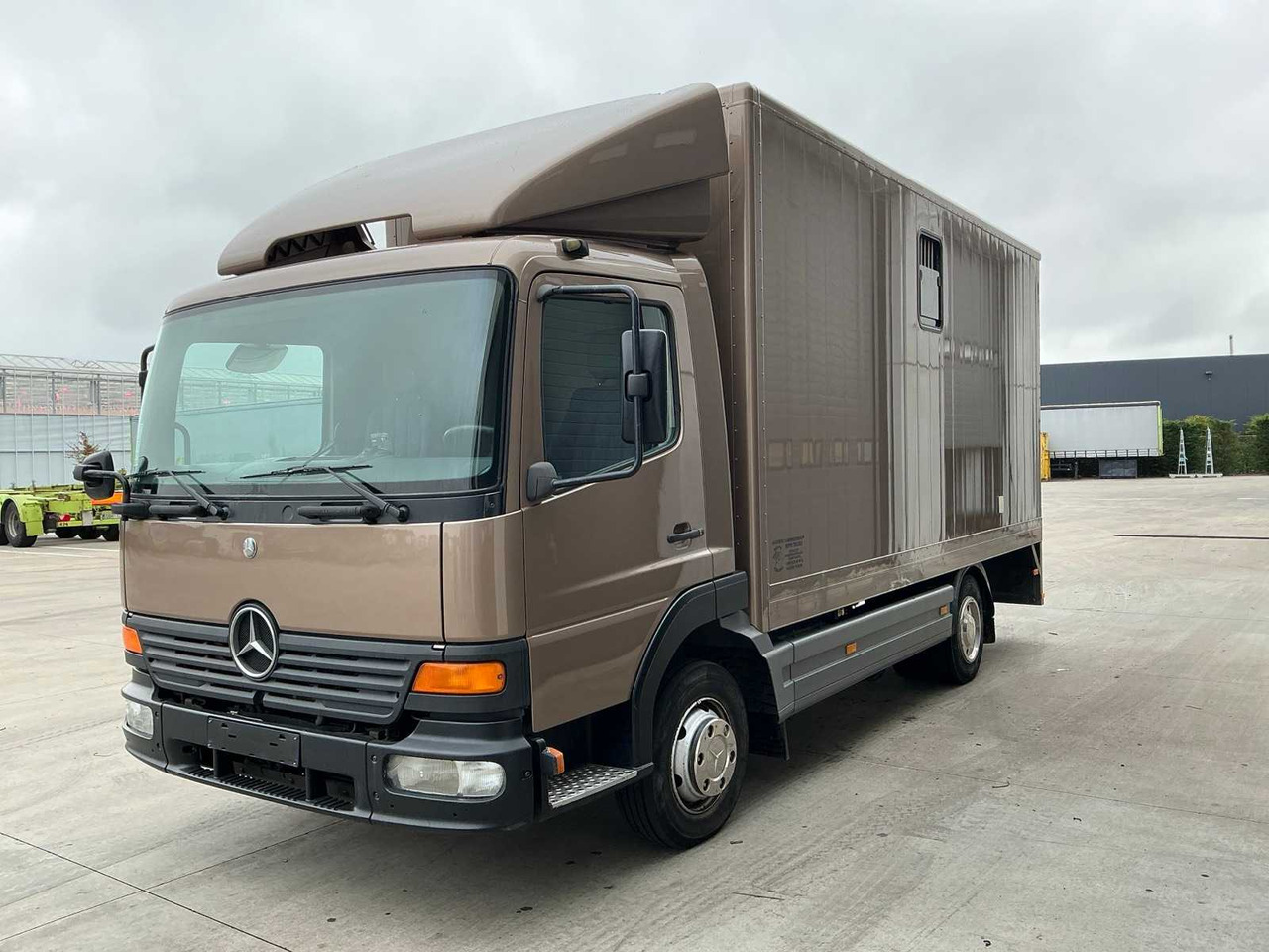 2000 MERCEDES-BENZ 815 HORSE TRUCK - Truck: picture 1 2000 MERCEDES-BENZ 815 HORSE TRUCK - Truck: picture 1