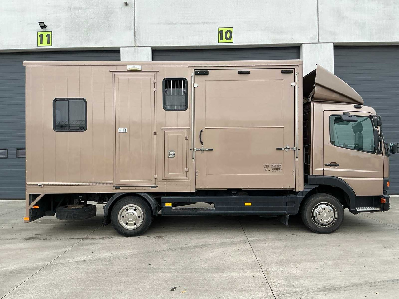 2000 MERCEDES-BENZ 815 HORSE TRUCK - Truck: picture 4 2000 MERCEDES-BENZ 815 HORSE TRUCK - Truck: picture 4