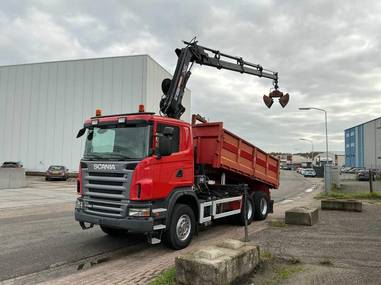 2009 SCANIA G420 TIPPER TRUCK WITH CRANE - Truck: picture 1 2009 SCANIA G420 TIPPER TRUCK WITH CRANE - Truck: picture 1
