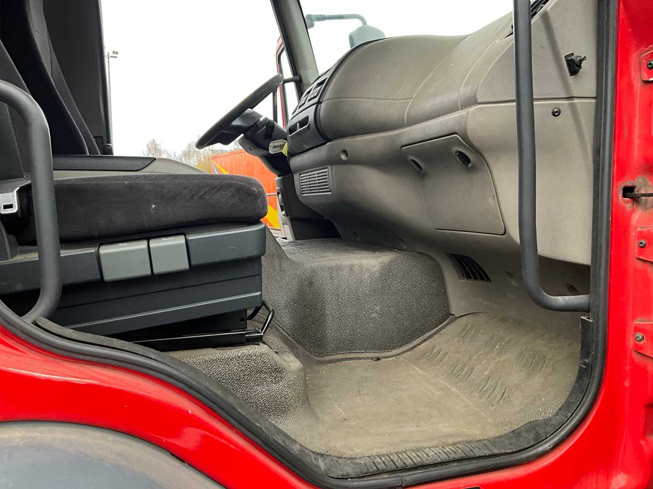 Truck 2010 DAF LF 55.250 - HYDRAULIC TAIL LIFT - 183000KM: picture 45 Truck 2010 DAF LF 55.250 - HYDRAULIC TAIL LIFT - 183000KM: picture 45