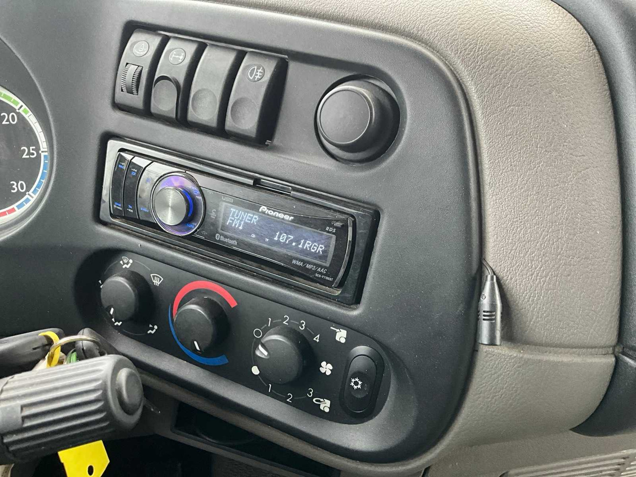 Truck 2010 DAF LF 55.250 - HYDRAULIC TAIL LIFT - 183000KM: picture 34 Truck 2010 DAF LF 55.250 - HYDRAULIC TAIL LIFT - 183000KM: picture 34