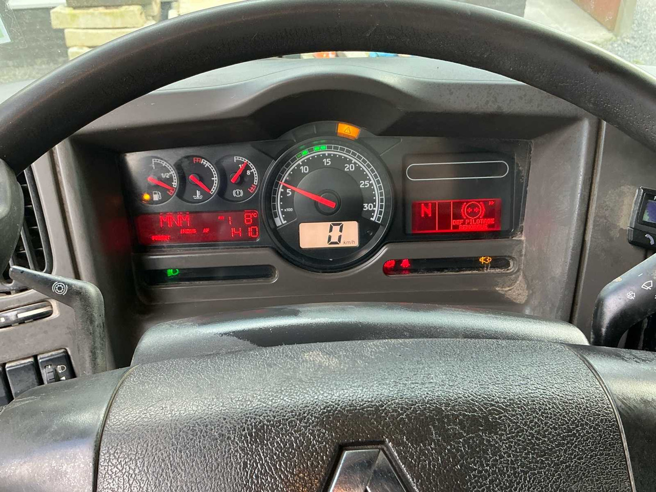 Truck 2011 RENAULT KERAX 460 TRIDEM TRUCK WITH CRANE AND CONTAINER: picture 11