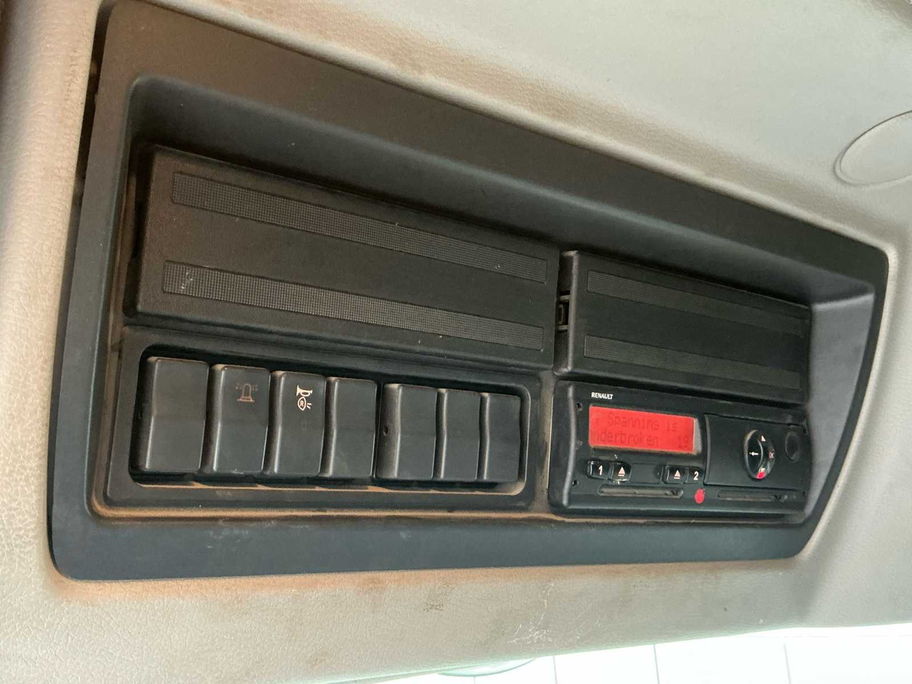 Truck 2011 RENAULT KERAX 460 TRIDEM TRUCK WITH CRANE AND CONTAINER: picture 14