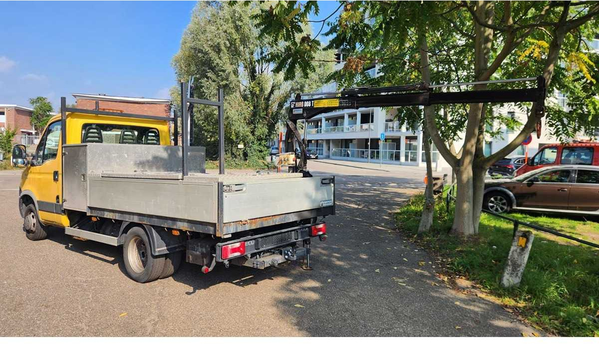 2013 IVECO 40C14G 3.0D TRUCK WITH CRANE 111.560KM - Truck: picture 3 2013 IVECO 40C14G 3.0D TRUCK WITH CRANE 111.560KM - Truck: picture 3