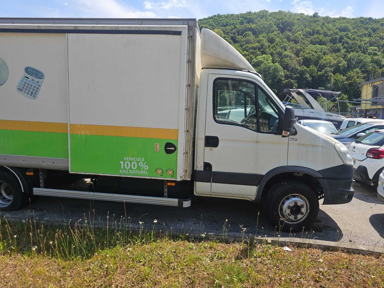 2013 - IVECO - DAILY CNG - TRUCK WITH TAIL LIFT - Truck: picture 2 2013 - IVECO - DAILY CNG - TRUCK WITH TAIL LIFT - Truck: picture 2