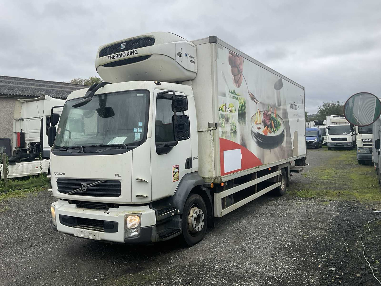 2013 VOLVO FLB2C REFRIGERATED TRUCK - Truck: picture 1 2013 VOLVO FLB2C REFRIGERATED TRUCK - Truck: picture 1