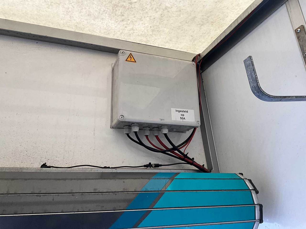 IVECO 50-C17 GLASS TRUCK WITH WORKSHOP EQUIPMENT AND GLASS RACKS (ELECTRICALLY LOCKABLE) 185996KM YEAR OF MANUFACTURE: 2016, 34-BHD-8 - Truck: picture 5 IVECO 50-C17 GLASS TRUCK WITH WORKSHOP EQUIPMENT AND GLASS RACKS (ELECTRICALLY LOCKABLE) 185996KM YEAR OF MANUFACTURE: 2016, 34-BHD-8 - Truck: picture 5