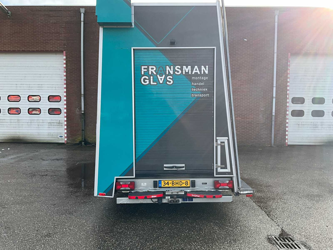 IVECO 50-C17 GLASS TRUCK WITH WORKSHOP EQUIPMENT AND GLASS RACKS (ELECTRICALLY LOCKABLE) 185996KM YEAR OF MANUFACTURE: 2016, 34-BHD-8 - Truck: picture 3 IVECO 50-C17 GLASS TRUCK WITH WORKSHOP EQUIPMENT AND GLASS RACKS (ELECTRICALLY LOCKABLE) 185996KM YEAR OF MANUFACTURE: 2016, 34-BHD-8 - Truck: picture 3