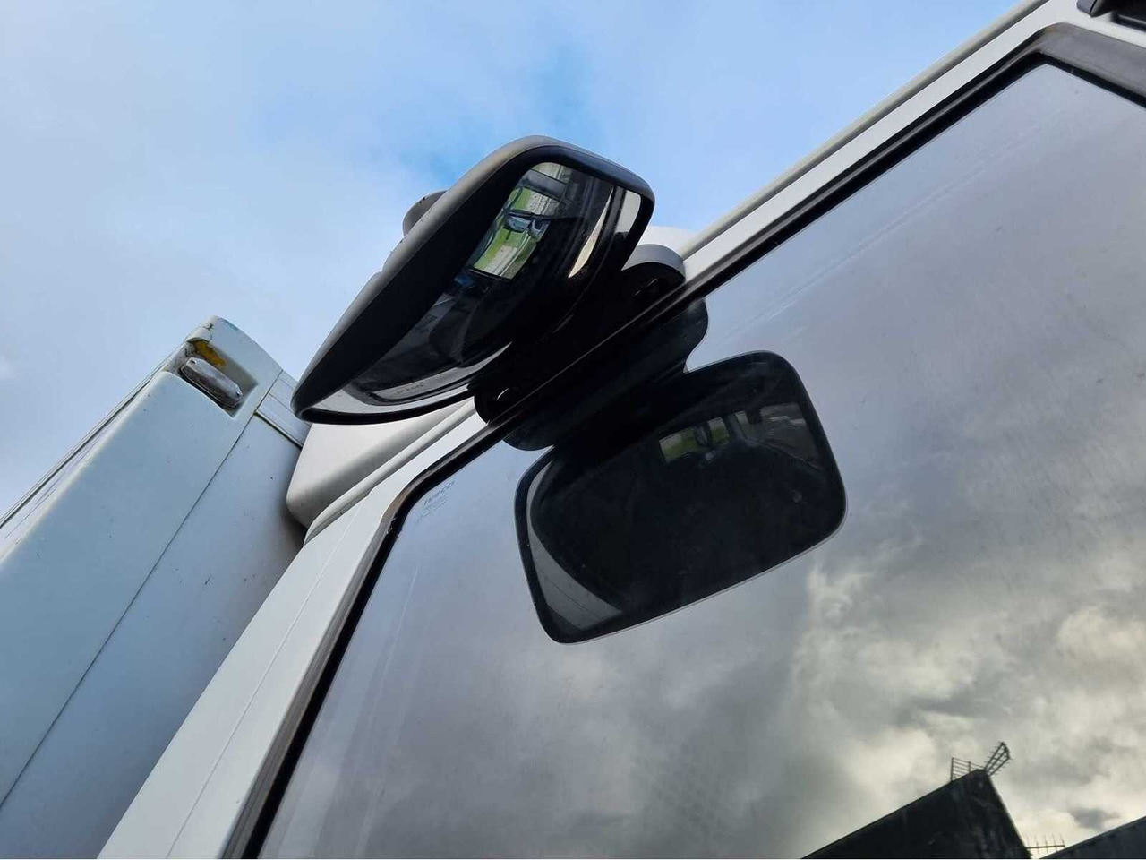 Truck IVECO EUROCARGO 120 E 22 REFRIGERATED TRUCK - 2010: picture 15 Truck IVECO EUROCARGO 120 E 22 REFRIGERATED TRUCK - 2010: picture 15