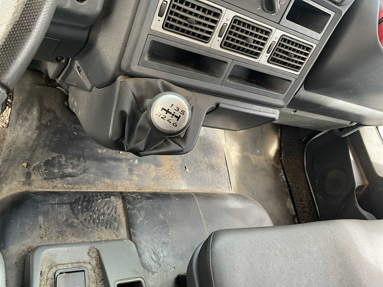 Truck IVECO EUROCARGO - 2008: picture 13