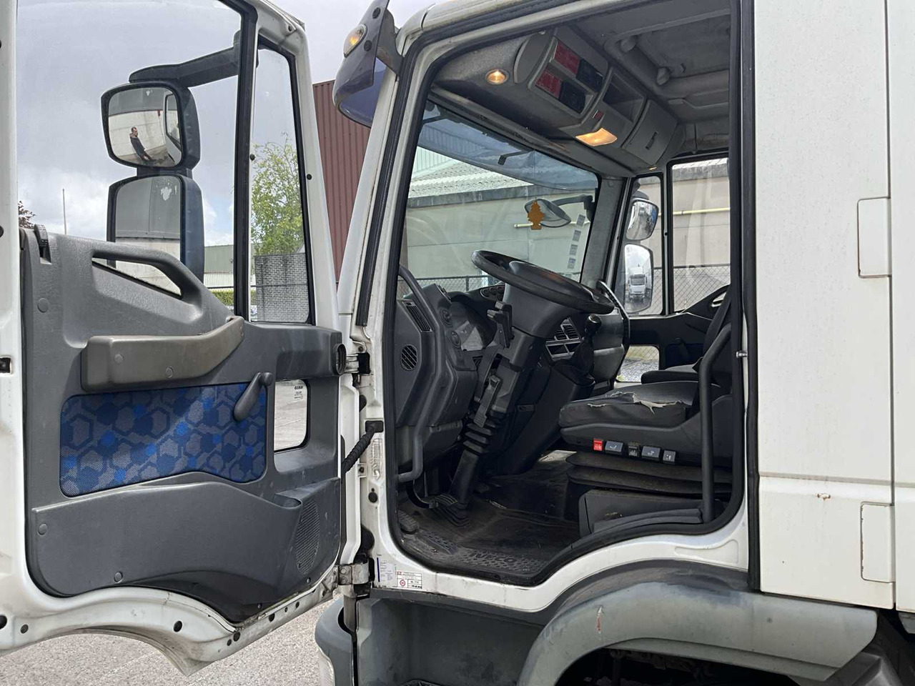 Truck IVECO EUROCARGO - 2008: picture 10