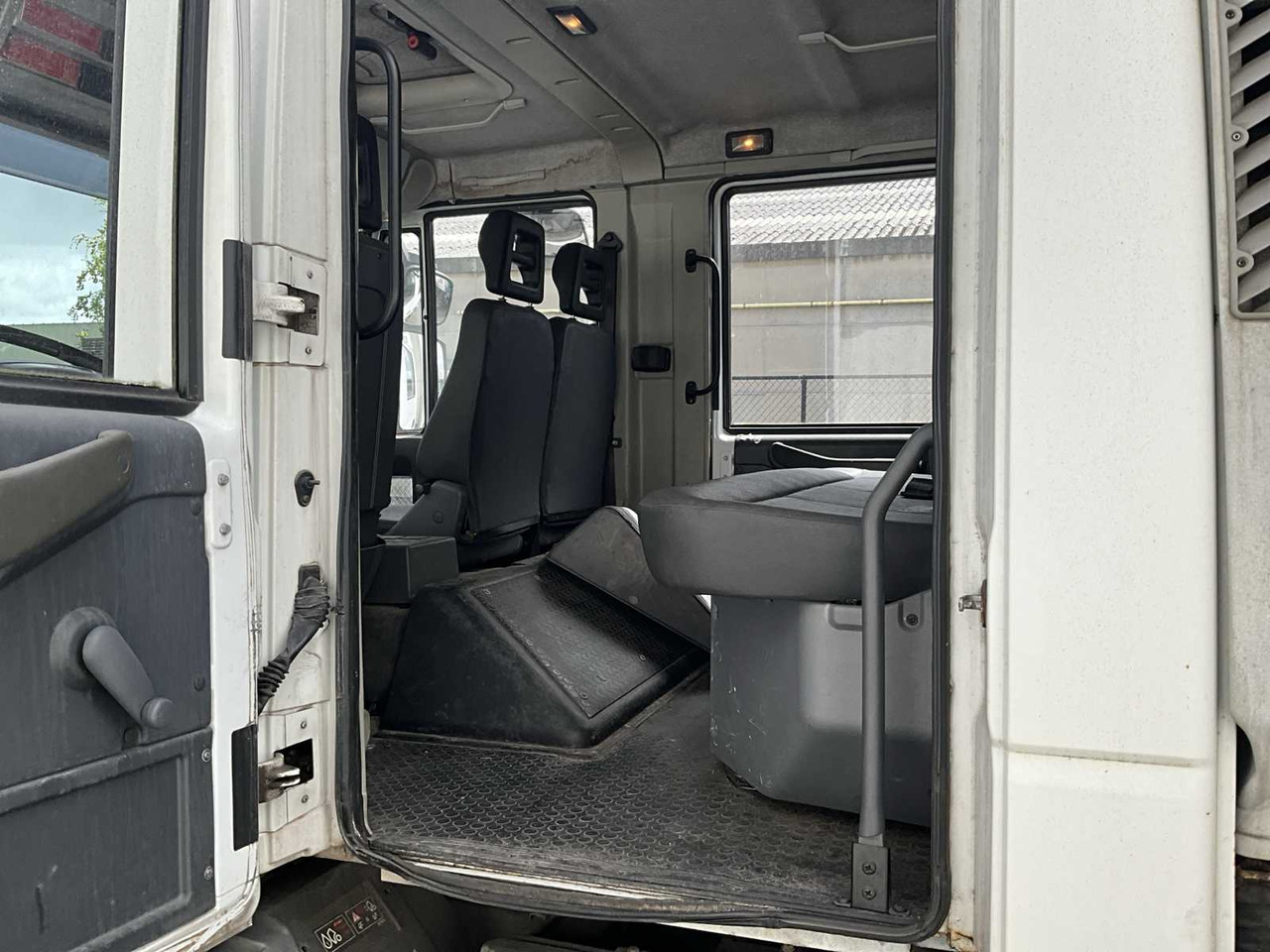 Truck IVECO EUROCARGO - 2008: picture 23