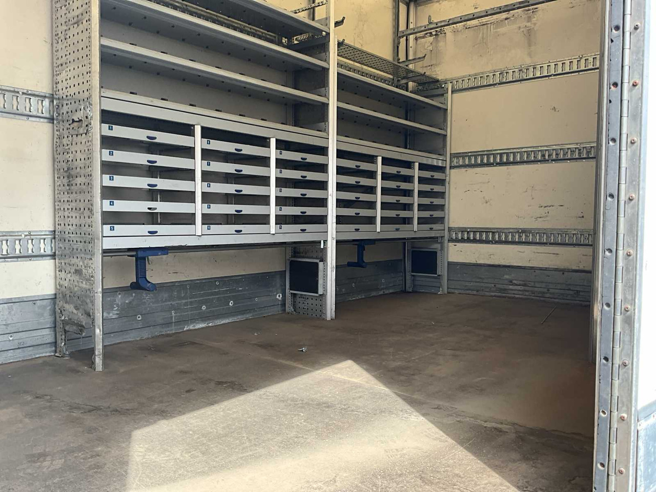 Truck IVECO EUROCARGO - 2008: picture 30