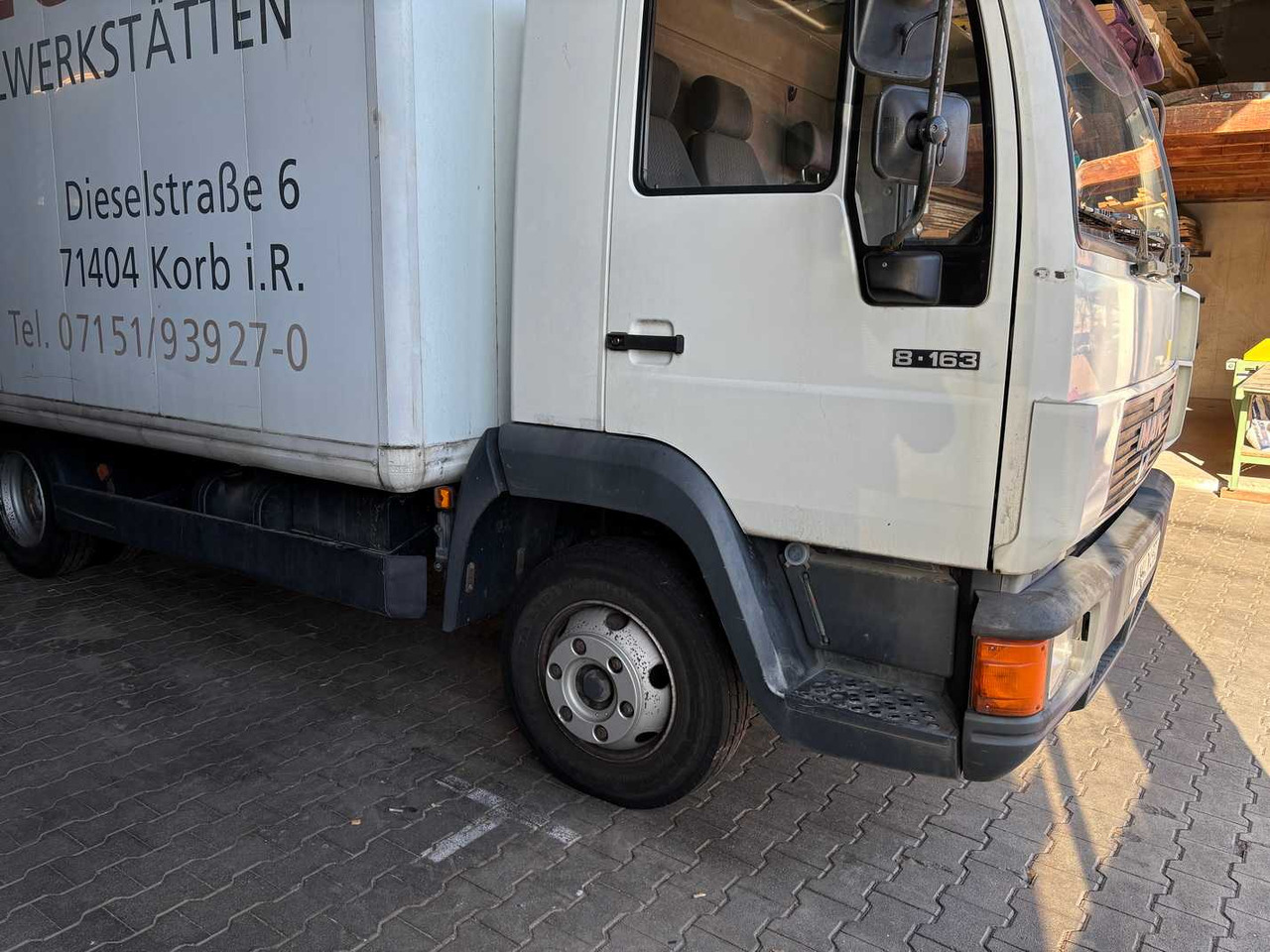 Truck MAN 8-163 / L 2000 TRUCK WITH BOX: picture 11