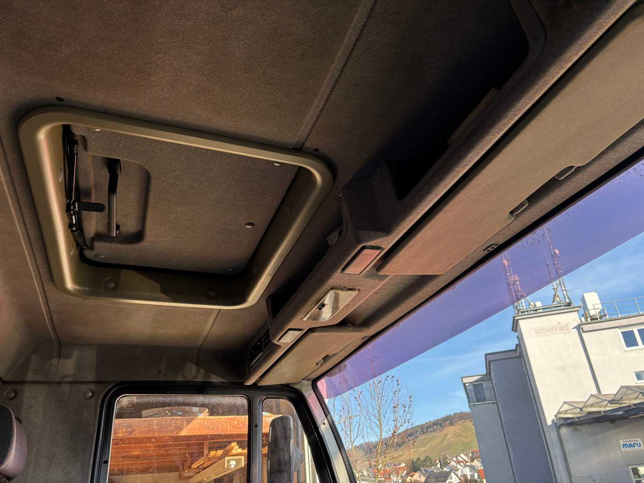 Truck MAN 8-163 / L 2000 TRUCK WITH BOX: picture 14