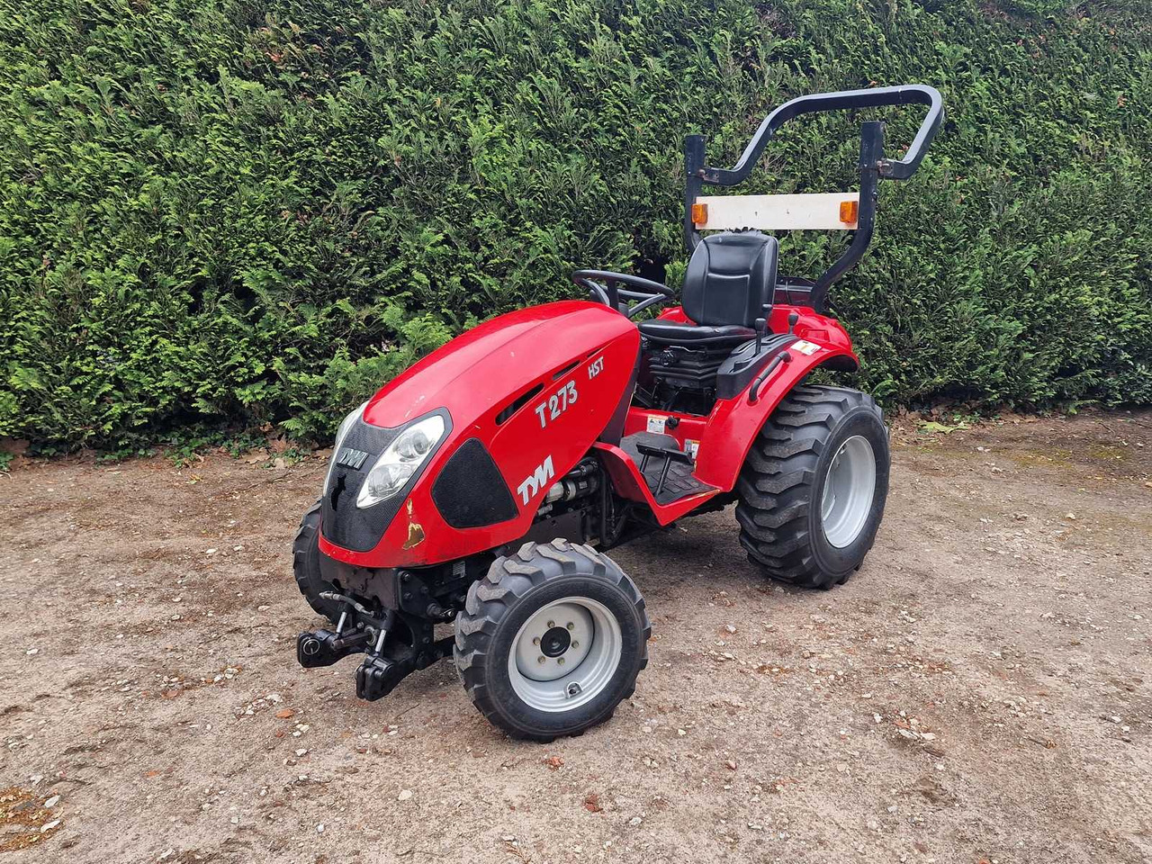 Tym T273 - Municipal tractor: picture 1 Tym T273 - Municipal tractor: picture 1