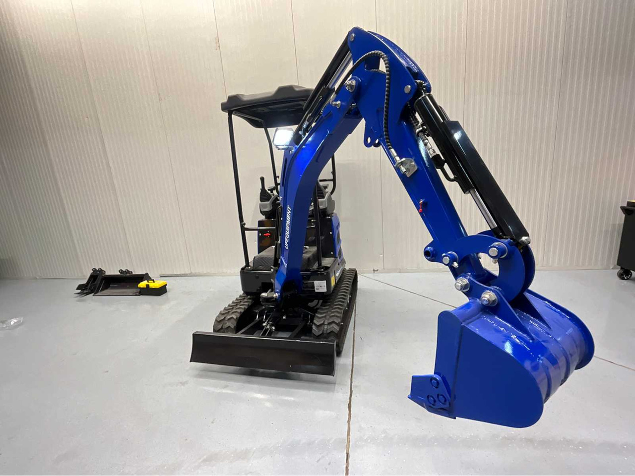 Excavator ULTRA FORCE EQUIPMENT NM-1800 KG CRAWLER EXCAVATOR DIESEL 2025 INCL. 3 BUCKETS: picture 22 Excavator ULTRA FORCE EQUIPMENT NM-1800 KG CRAWLER EXCAVATOR DIESEL 2025 INCL. 3 BUCKETS: picture 22