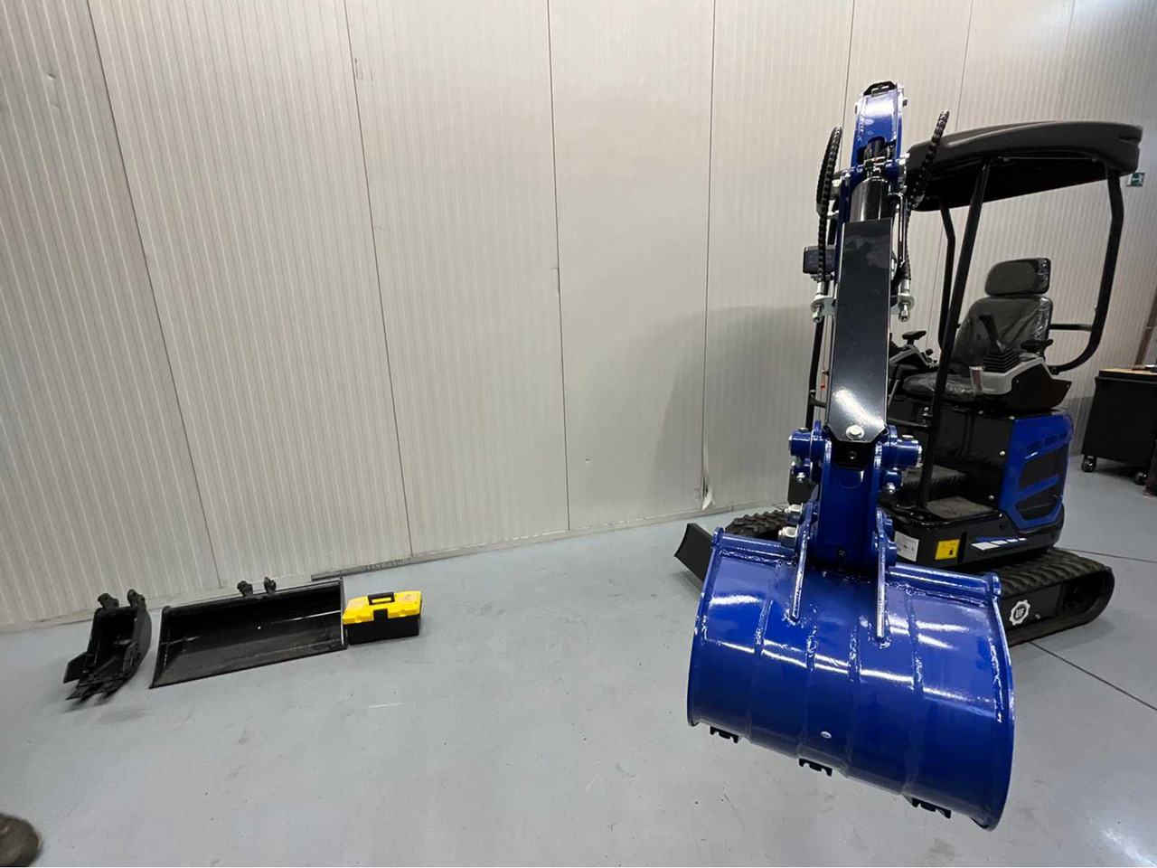 Excavator ULTRA FORCE EQUIPMENT NM-1800 KG CRAWLER EXCAVATOR DIESEL 2025 INCL. 3 BUCKETS: picture 21 Excavator ULTRA FORCE EQUIPMENT NM-1800 KG CRAWLER EXCAVATOR DIESEL 2025 INCL. 3 BUCKETS: picture 21