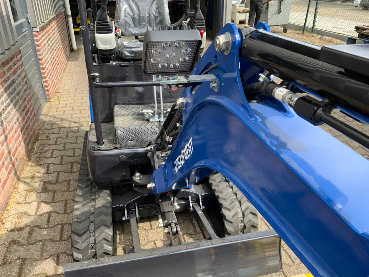 Excavator ULTRA FORCE EQUIPMENT NM-1800 KG CRAWLER EXCAVATOR DIESEL 2025 INCL. 3 BUCKETS: picture 17 Excavator ULTRA FORCE EQUIPMENT NM-1800 KG CRAWLER EXCAVATOR DIESEL 2025 INCL. 3 BUCKETS: picture 17