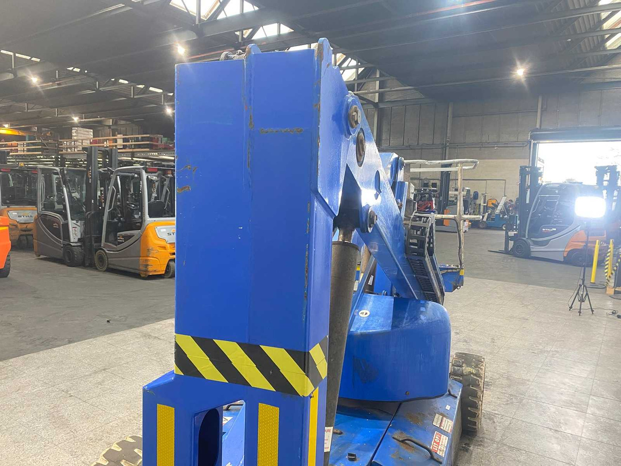 UPRIGHT - 2005 - AB38 - AERIAL PLATFORM - Aerial platform: picture 4 UPRIGHT - 2005 - AB38 - AERIAL PLATFORM - Aerial platform: picture 4