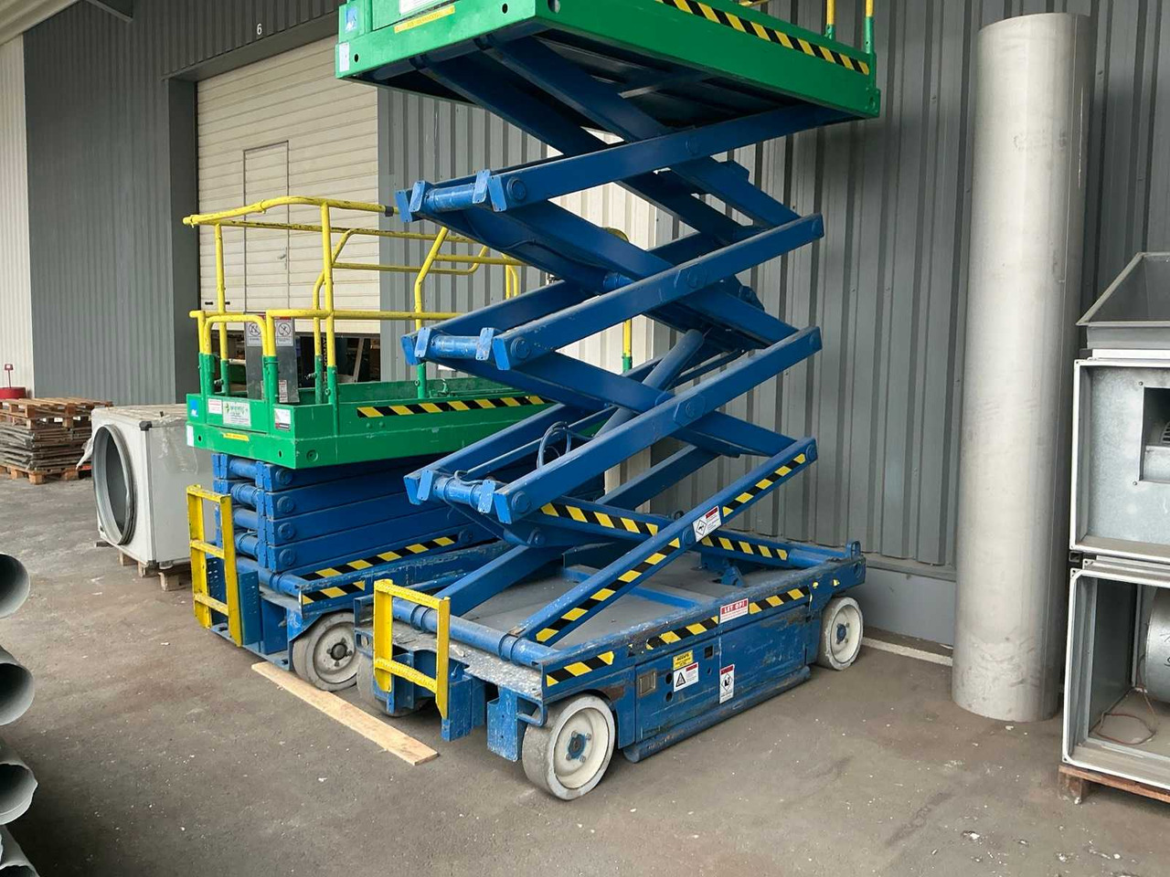 UPRIGHT X26N AERIAL WORK PLATFORM - Aerial platform: picture 2 UPRIGHT X26N AERIAL WORK PLATFORM - Aerial platform: picture 2