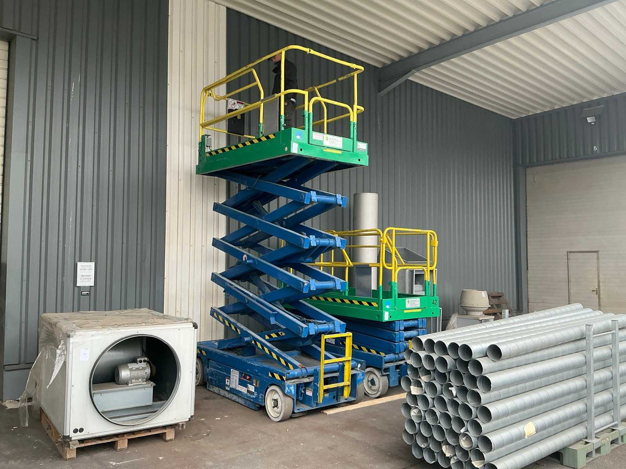 UPRIGHT X32N AERIAL WORK PLATFORM - Aerial platform: picture 1 UPRIGHT X32N AERIAL WORK PLATFORM - Aerial platform: picture 1