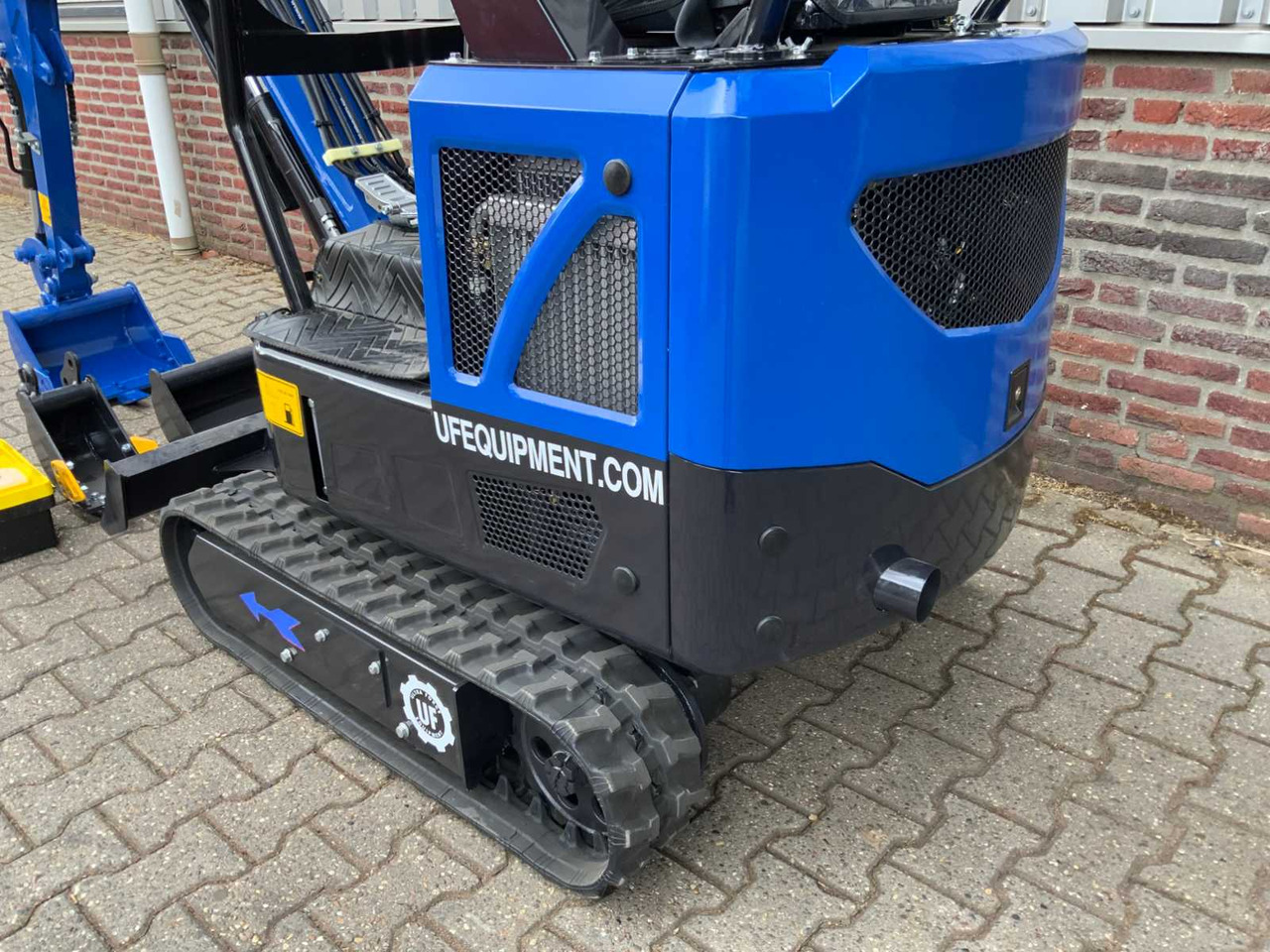Ultra Force Equipment NM-E15 - Crawler excavator: picture 4 Ultra Force Equipment NM-E15 - Crawler excavator: picture 4