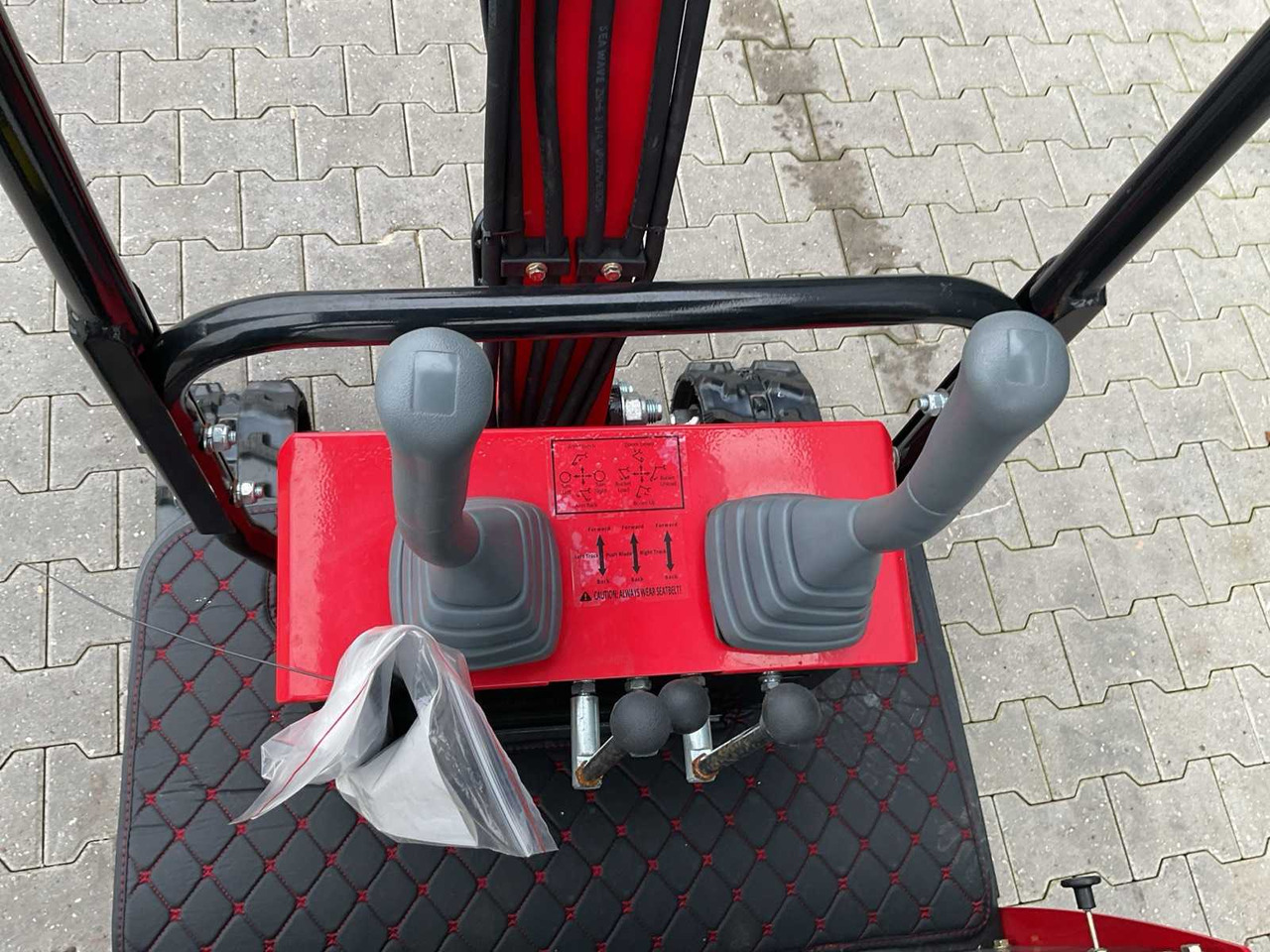 Mini excavator VICSEC - VC13-R - MINI EXCAVATOR: picture 13 Mini excavator VICSEC - VC13-R - MINI EXCAVATOR: picture 13