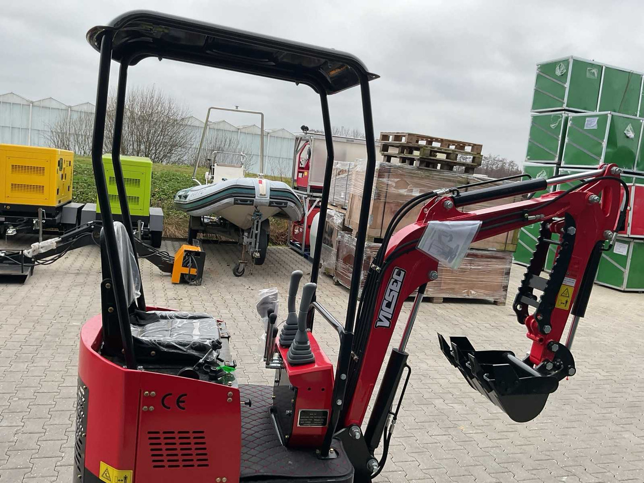 Mini excavator VICSEC - VC13-R - MINI EXCAVATOR: picture 6 Mini excavator VICSEC - VC13-R - MINI EXCAVATOR: picture 6