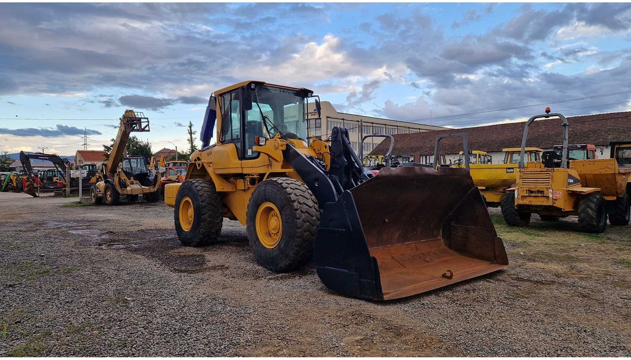 VOLVO L90F - Wheel loader: picture 1 VOLVO L90F - Wheel loader: picture 1