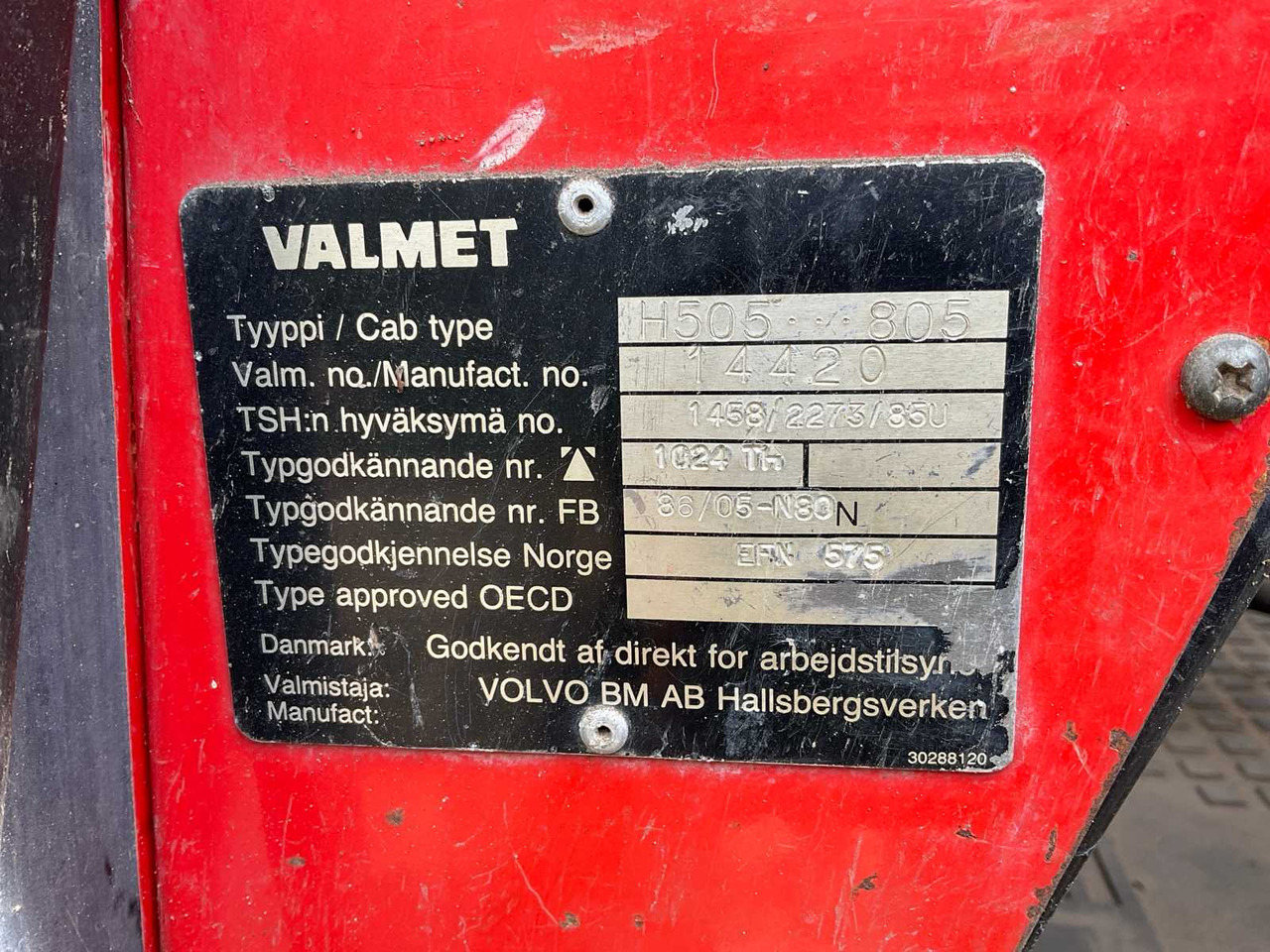 Farm tractor Valmet 605 Turbo LOX: picture 36